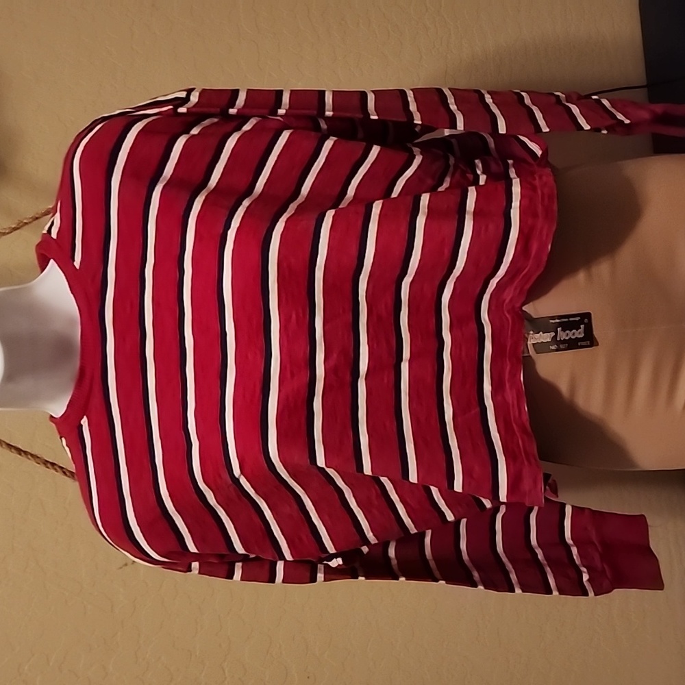Ladies long sleeve high cut tee.  Size sml ..Hollister